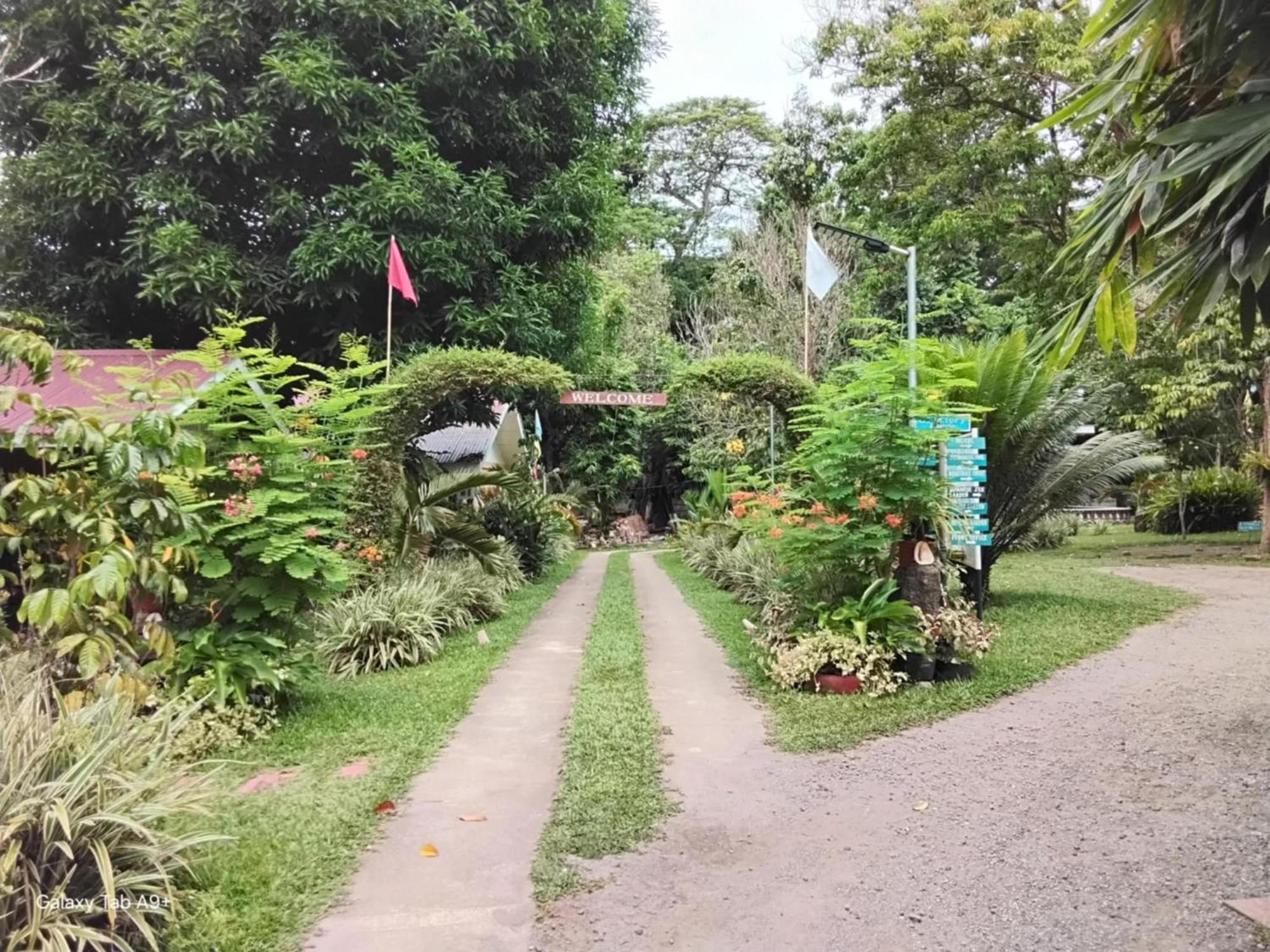 Camiguin Lanzones Resort Mambajao Esterno foto