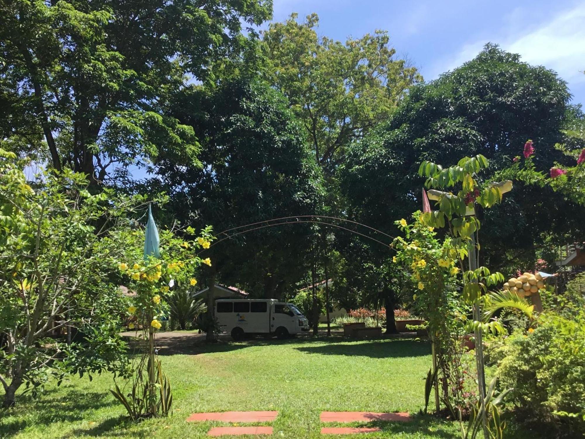 Camiguin Lanzones Resort Mambajao Esterno foto